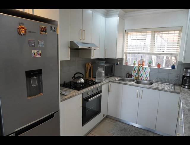 3 BEDROOM HOUSE FOR SALE IN PROTEA HEIGHTS